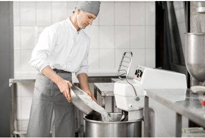 Comment nettoyer et entretenir son pétrin professionnel ?