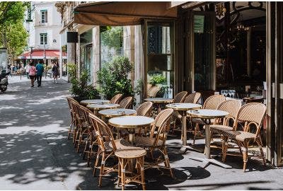 Pourquoi opter pour des pieds de table bistrot pour votre établissement ?