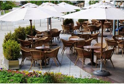Comment choisir la bonne taille de parasol professionnel