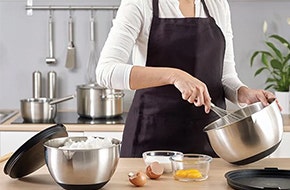 Culs de poule et bols de préparation Culs de poule et bols de préparation