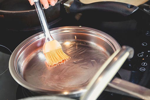 Pinceaux et maryses, des accessoires utiles pour la préparation des plats